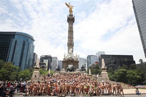 desnudo en publico|La ciudad nudista en la que se puede tener sexo en público.